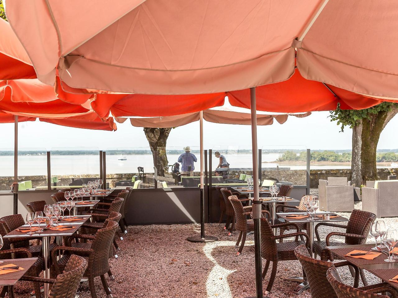 Logis Hotel Restaurant La Citadelle Blaye Exterior foto