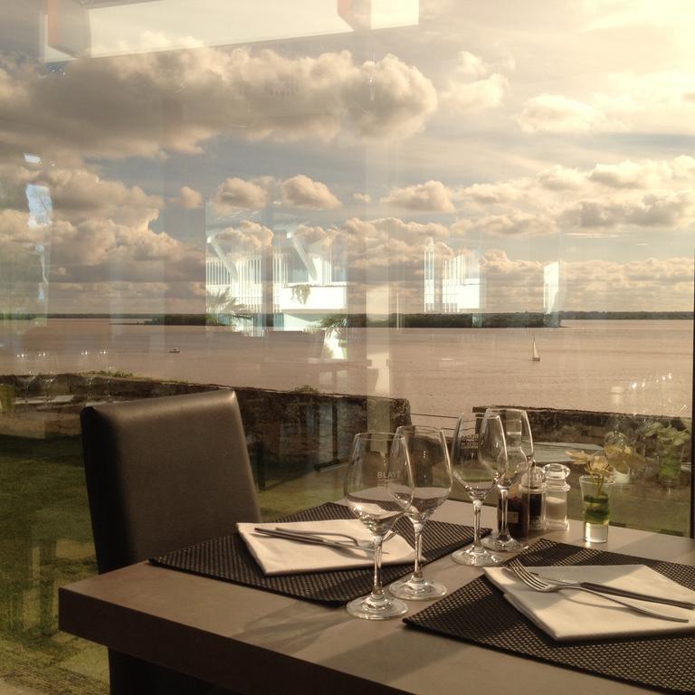 Logis Hotel Restaurant La Citadelle Blaye Exterior foto